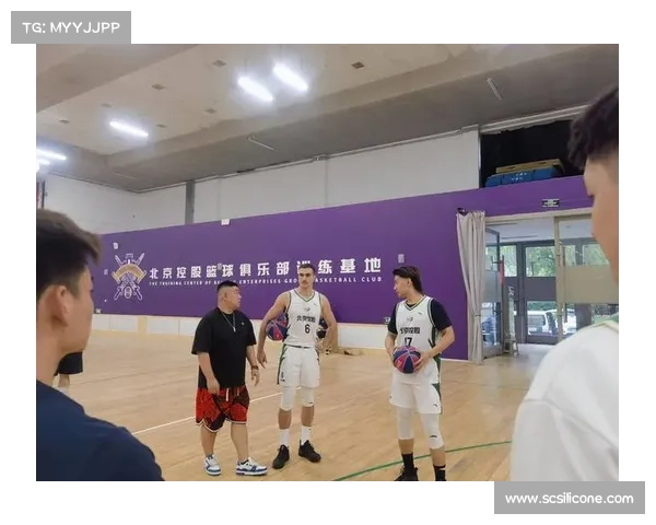 北控三人男篮剑指超三联赛巅峰:六将加盟打造豪华阵容,杨皓喆率队冲击更高名次 北控三人男篮剑指超三联赛巅峰:六将加盟打造豪华阵容,杨皓喆率队冲击更高名次