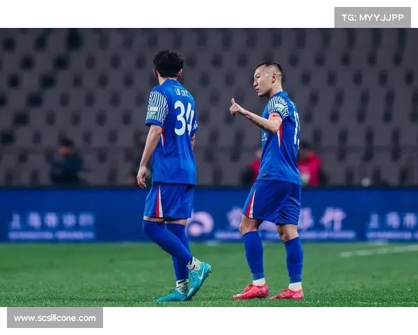 杨皓宇自评表现满意 感谢吴曦言传身教 8 号位 杨皓宇自评表现满意 感谢吴曦言传身教 8 号位
